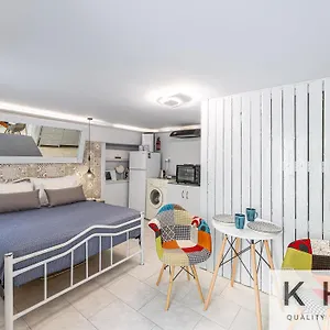 little-studio-in-argostoli-semi-ground-floor-level.kefaloniahotels.net/