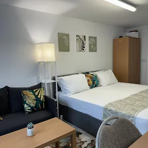 Posh Executive London Apartment Thamesmead (Greater London)