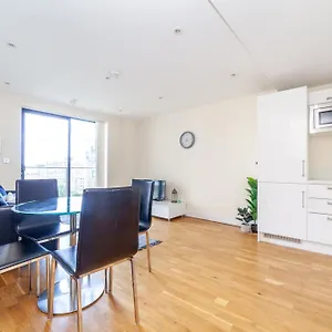 Tower Bridge Apartment London