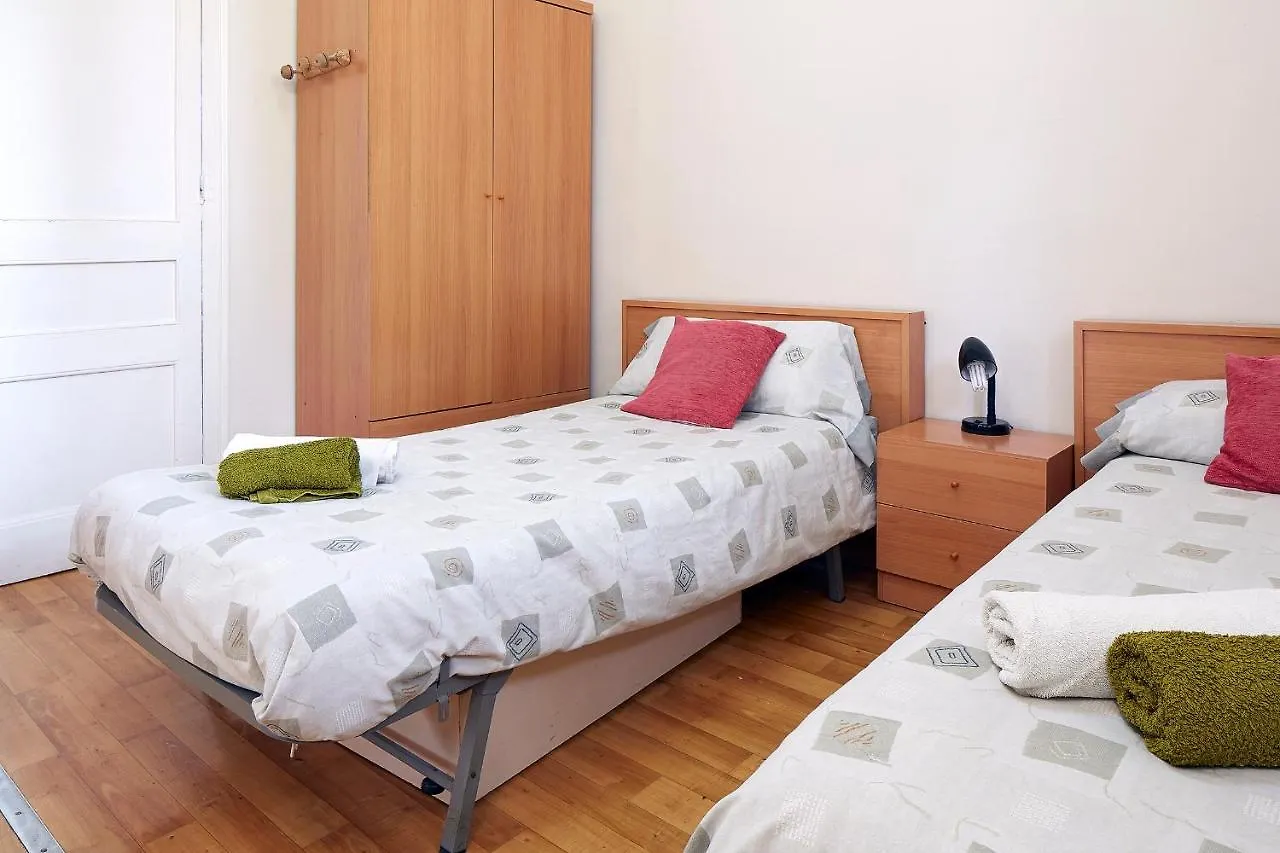 B&B Estudiantes Balmes Barcelona Apartment
